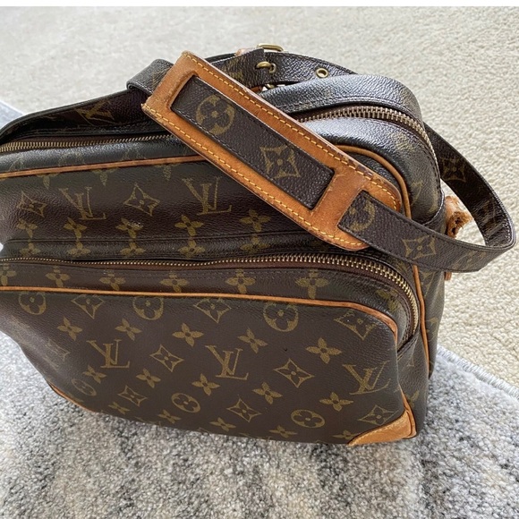 Louis Vuitton Side Bag - Picture 2 of 7